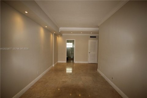 Adosado en venta en Miami Beach, Florida, 1 dormitorio, 79.9 m2 № 2086570 - foto 7