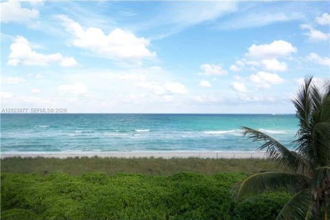 Adosado en venta en Miami Beach, Florida, 1 dormitorio, 79.9 m2 № 2086570 - foto 27