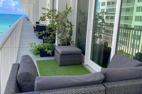 Adosado en venta en Miami Beach, Florida, 1 dormitorio, 79.9 m2 № 2086570 - foto 25