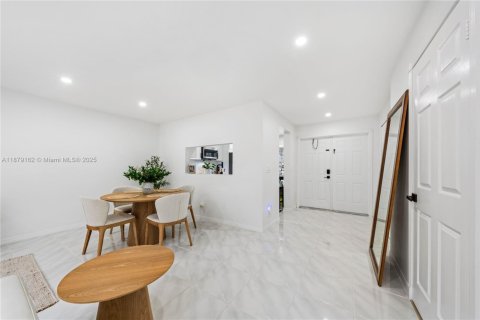 Adosado en venta en Sunrise, Florida, 2 dormitorios, 128.95 m2 № 2018230 - foto 6