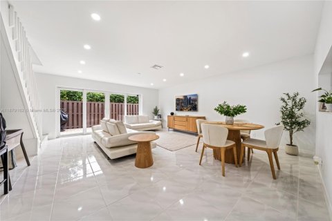 Adosado en venta en Sunrise, Florida, 2 dormitorios, 128.95 m2 № 2018230 - foto 4