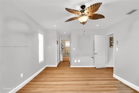 Villa ou maison à vendre à Miami Lakes, Floride: 4 chambres, 176.89 m2 № 1941250 - photo 18