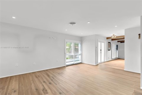 Villa ou maison à vendre à Miami Lakes, Floride: 4 chambres, 176.89 m2 № 1941250 - photo 10