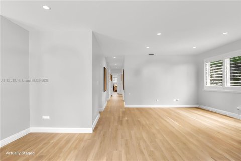 Villa ou maison à vendre à Miami Lakes, Floride: 4 chambres, 176.89 m2 № 1941250 - photo 12