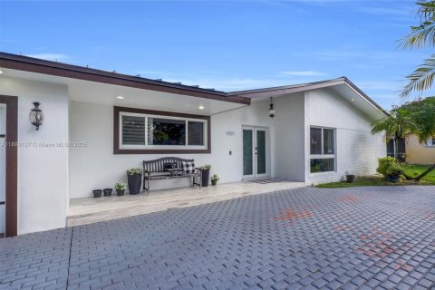 Villa ou maison à vendre à Miami Lakes, Floride: 4 chambres, 176.89 m2 № 1941250 - photo 7