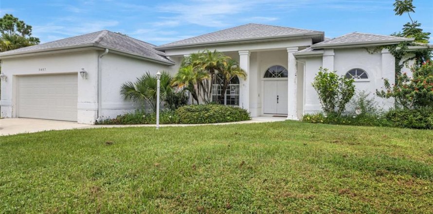 Casa en Port Charlotte, Florida 3 dormitorios, 200.76 m2 № 1911839