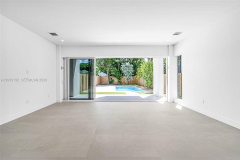 Townhouse in Miami, Florida 4 bedrooms, 248.14 sq.m. № 2257952 - photo 8