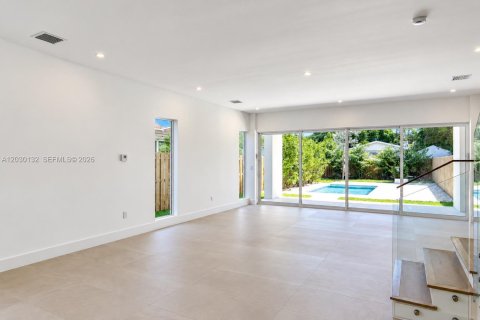 Townhouse in Miami, Florida 4 bedrooms, 248.14 sq.m. № 2257952 - photo 6