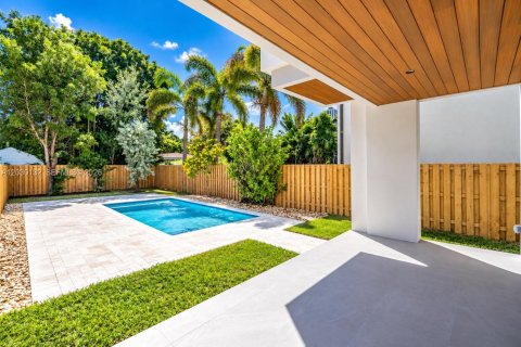 Townhouse in Miami, Florida 4 bedrooms, 248.14 sq.m. № 2257952 - photo 15