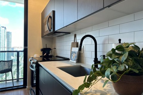 Condominio en alquiler en Miami, Florida, 1 dormitorio, 39.95 m2 № 2080934 - foto 2