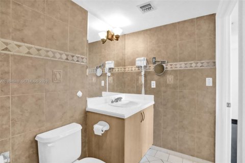 Condominio en venta en Miami, Florida, 1 dormitorio, 63.17 m2 № 2056329 - foto 22
