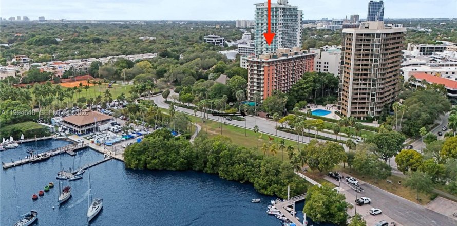 Condominio en Miami, Florida, 1 dormitorio № 2056329