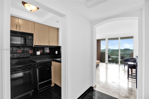 Condominio en venta en Miami, Florida, 1 dormitorio, 63.17 m2 № 2056329 - foto 13