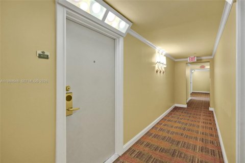 Condominio en venta en Miami, Florida, 1 dormitorio, 63.17 m2 № 2056329 - foto 29