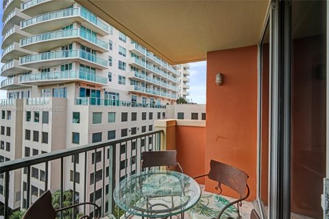 Condominio en venta en Miami, Florida, 1 dormitorio, 63.17 m2 № 2056329 - foto 5