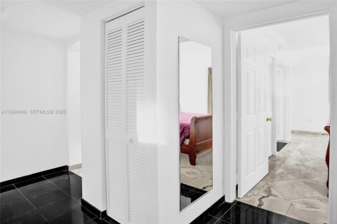 Condominio en venta en Miami, Florida, 1 dormitorio, 63.17 m2 № 2056329 - foto 24