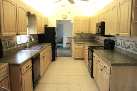 House in Dunnellon, Florida 2 bedrooms, 134.15 sq.m. № 1773435 - photo 7