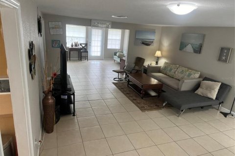 House in Port Charlotte, Florida 3 bedrooms, 158.12 sq.m. № 1900638 - photo 16