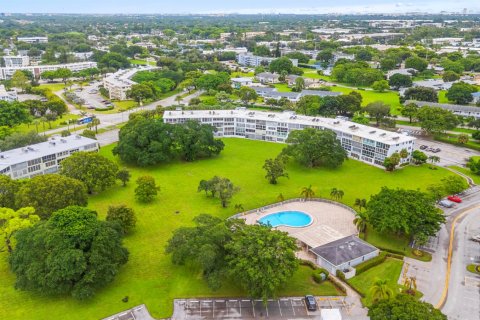 Condo in Deerfield Beach, Florida, 1 bedroom  № 2388014 - photo 22
