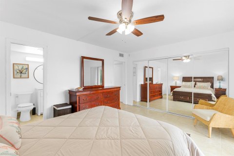 Condo in Deerfield Beach, Florida, 1 bedroom  № 2388014 - photo 14