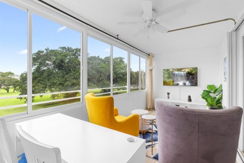 Condo in Deerfield Beach, Florida, 1 bedroom  № 2388014 - photo 17