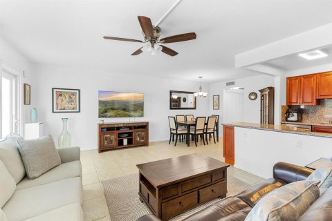 Condo in Deerfield Beach, Florida, 1 bedroom  № 2388014