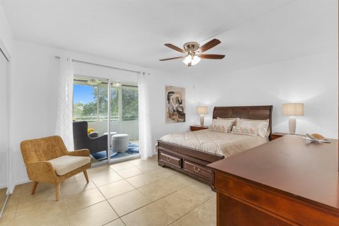 Condo in Deerfield Beach, Florida, 1 bedroom  № 2388014 - photo 13