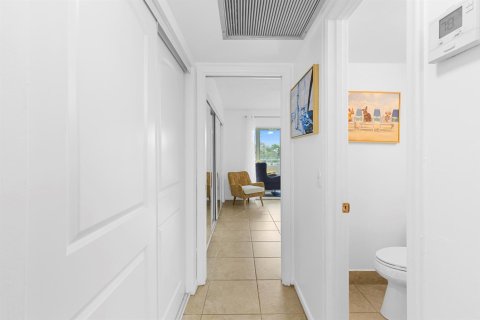 Condo in Deerfield Beach, Florida, 1 bedroom  № 2388014 - photo 10