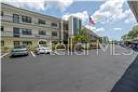 Condominio en venta en Saint Petersburg, Florida, 2 dormitorios, 102.19 m2 № 1719910 - foto 1