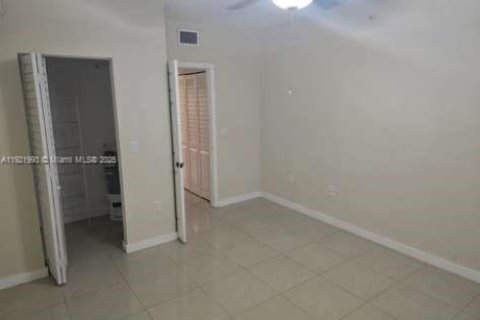 Copropriété à louer à Miramar, Floride: 2 chambres, 90.77 m2 № 1975909 - photo 7