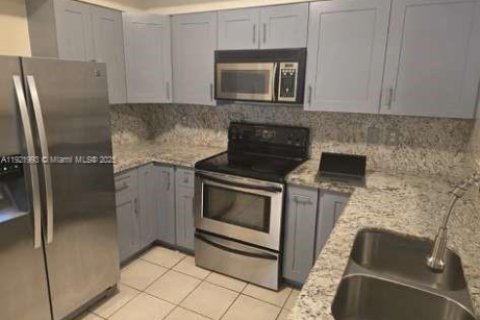 Copropriété à louer à Miramar, Floride: 2 chambres, 90.77 m2 № 1975909 - photo 5