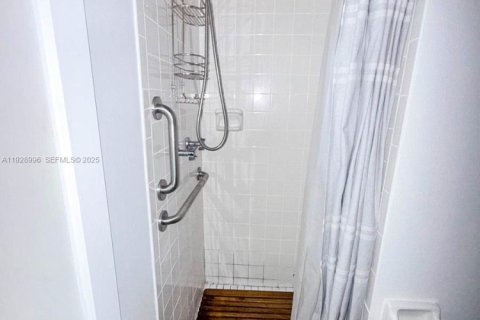 Condo in Venice, Florida, 2 bedrooms  № 1989362 - photo 21