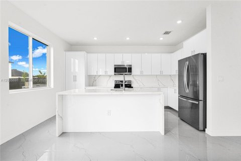 Townhouse in Miami, Florida 5 bedrooms № 2069648 - photo 9