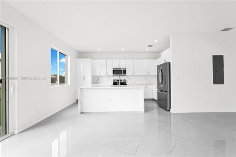 Townhouse in Miami, Florida 5 bedrooms № 2069648 - photo 8