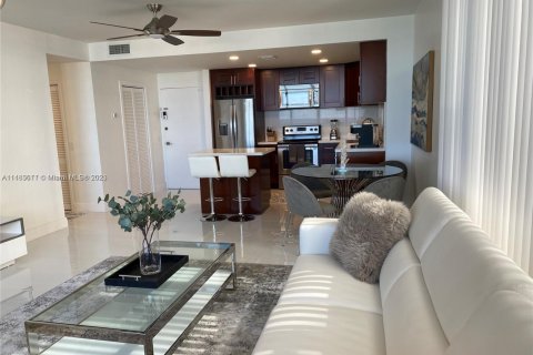 Condo in Hollywood, Florida, 2 bedrooms  № 1692048 - photo 13
