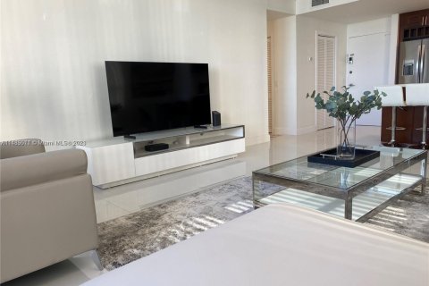 Condo in Hollywood, Florida, 2 bedrooms  № 1692048 - photo 14