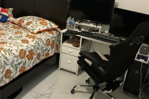 Commercial property in Miami, Florida 176.14 sq.m. № 1957655 - photo 27