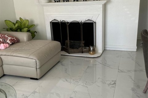 Commercial property in Miami, Florida 176.14 sq.m. № 1957655 - photo 12