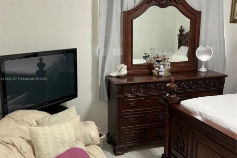 Commercial property in Miami, Florida 176.14 sq.m. № 1957655 - photo 21