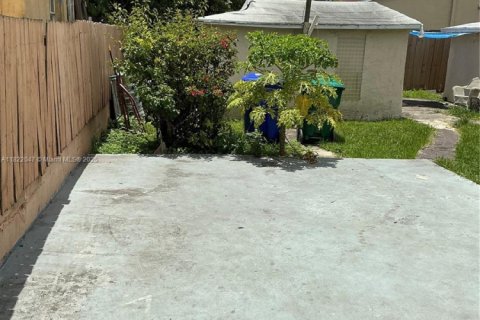 Commercial property in Miami, Florida 176.14 sq.m. № 1957655 - photo 28