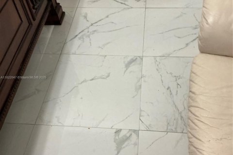 Commercial property in Miami, Florida 176.14 sq.m. № 1957655 - photo 23