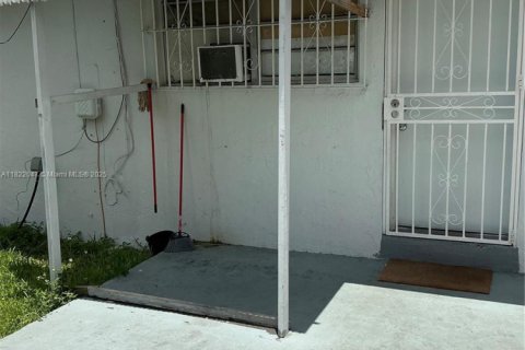 Commercial property in Miami, Florida 176.14 sq.m. № 1957655 - photo 29