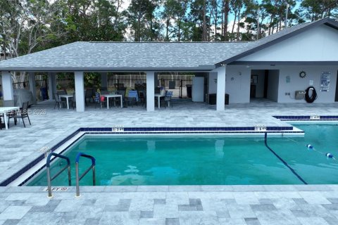 Casa en venta en Lehigh Acres, Florida, 2 dormitorios № 2081417 - foto 26