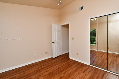 Casa en venta en Lehigh Acres, Florida, 2 dormitorios № 2081417 - foto 24