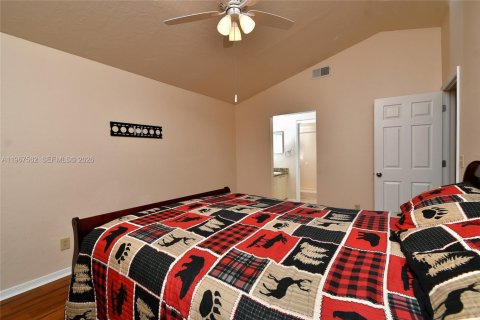 Casa en venta en Lehigh Acres, Florida, 2 dormitorios № 2081417 - foto 8