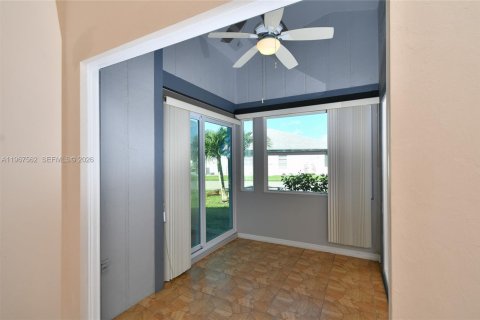 Casa en venta en Lehigh Acres, Florida, 2 dormitorios № 2081417 - foto 14
