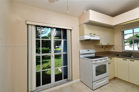 Casa en venta en Lehigh Acres, Florida, 2 dormitorios № 2081417 - foto 16