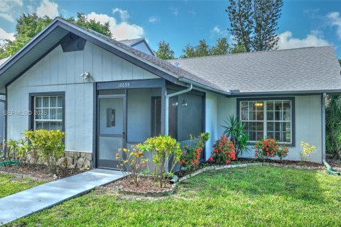 Casa en venta en Lehigh Acres, Florida, 2 dormitorios № 2081417 - foto 2