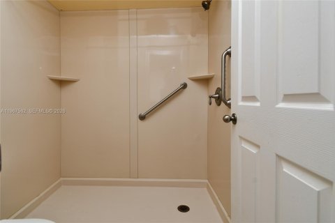Casa en venta en Lehigh Acres, Florida, 2 dormitorios № 2081417 - foto 10