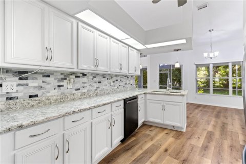 Casa en venta en Weeki Wachee, Florida, 3 dormitorios, 209.4 m2 № 1916022 - foto 9